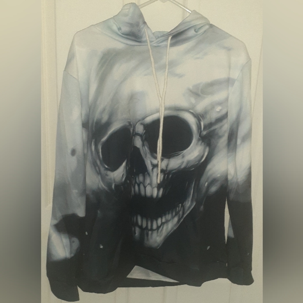 NWOT Men's Skull Hoodie Size 3X But Runs About An XL